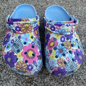 Crocs Kids Classic Retro Floral Clog - Size J1